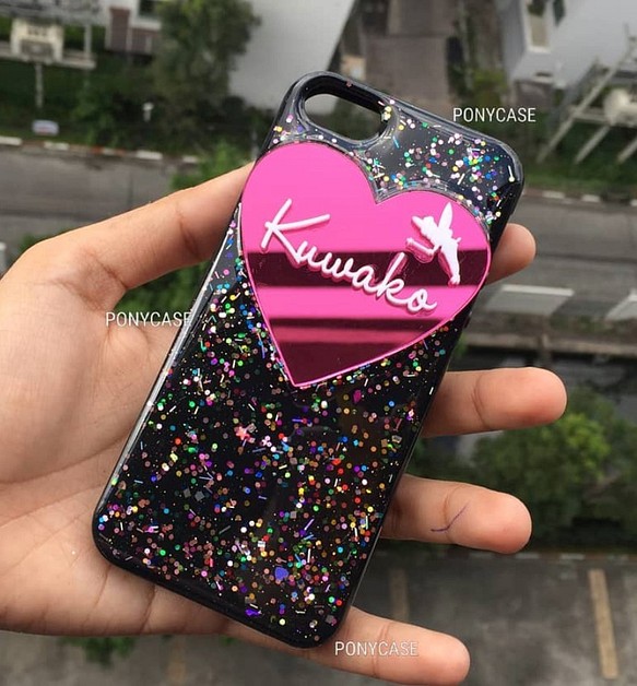 キラキラ 世界で1つ 名入れいりスマホケース Ponycase カスタムスマホケース オリジナルスマホケース Iphoneケース カバー Custom Caseshop 通販 Creema クリーマ ハンドメイド 手作り クラフト作品の販売サイト