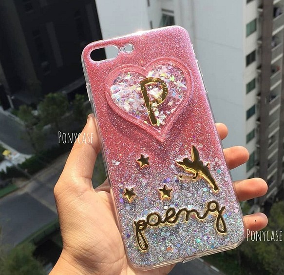 キラキラ 世界で1つ 名入れいりスマホケース Ponycase カスタムスマホケース オリジナルスマホケース Iphoneケース カバー Custom Caseshop 通販 Creema クリーマ ハンドメイド 手作り クラフト作品の販売サイト