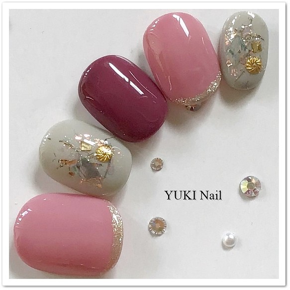 3色の秋冬ネイル ネイルチップ ネイルシール Yuki Nail 通販 Creema クリーマ ハンドメイド 手作り クラフト作品の販売サイト