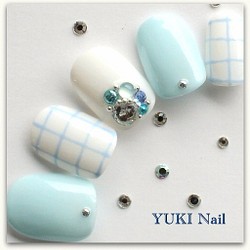 Ice Blue Graph Check Nail / Nail / Nail Tips / Nail / 優雅 / 華麗 / 第1張的照片
