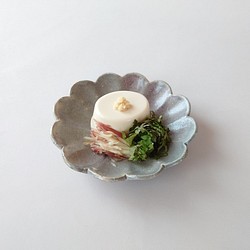 菊皿（グレー粉引き16ｃｍ） 1枚目の画像