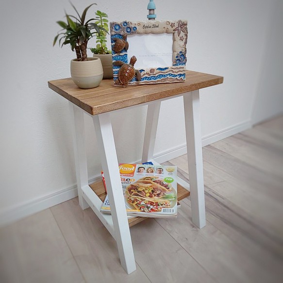 かわいい台形型のサイドテーブル サイドテーブル OC Handmade 通販