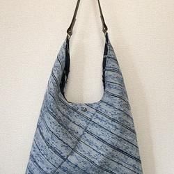裂き織り　あずま袋風ワンハンドルバッグ（本革持ち手） 1枚目の画像