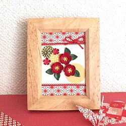 お正月飾り　和紙と椿の花のミニフレーム 1枚目の画像