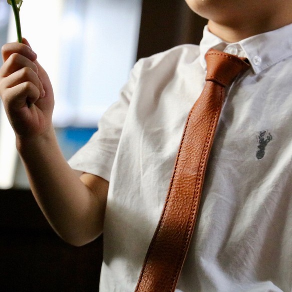 ハレの日に使いたい！革のネクタイ for Kids 1枚目の画像