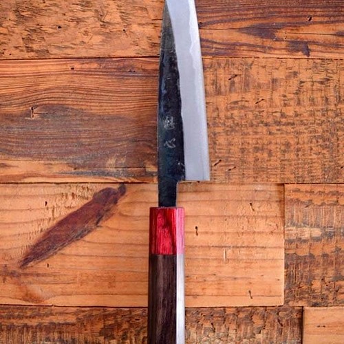手造り鍛造 昔ながらの黒打ち ペティナイフ 135mm 包丁 紫檀 (ローズ 