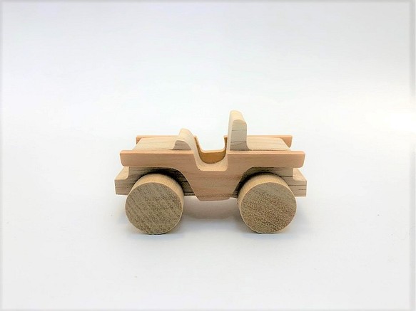 木のおもちゃ 車 クルマ くるま 赤ちゃん おもちゃ 木育 日本製 自然 日本製で手になじむおもちゃ ベビー 安心 安全 1枚目の画像