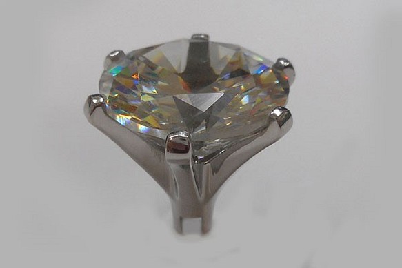 S◆P 立て爪ダイヤモンド キュービックジルコニア 溝付き ハンドメイド素材 1枚目の画像