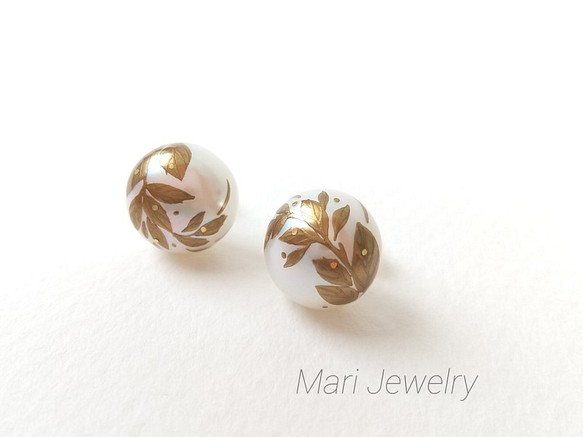 蒔絵パールピアス / 風と木の葉 / maki-e pearl earrings / leaves 1枚目の画像