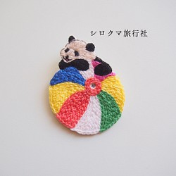 【Panda】 embroidery brooch 刺繡胸針 第1張的照片