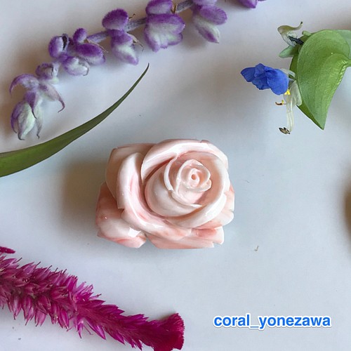 アウトレットSALE☆珊瑚帯留め『ピンク珊瑚ばら彫刻』 和装・和小物