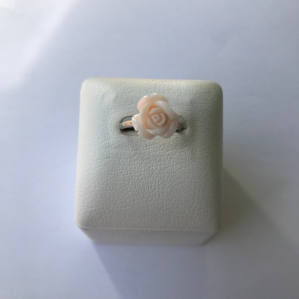 珊瑚で薔薇のお花の指輪・シルバー台（Sー13、5） - 1
