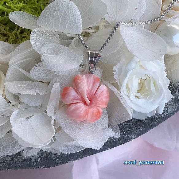 新品　桃色珊瑚花彫刻　ペンダントトップ　帯留め彫刻珊瑚