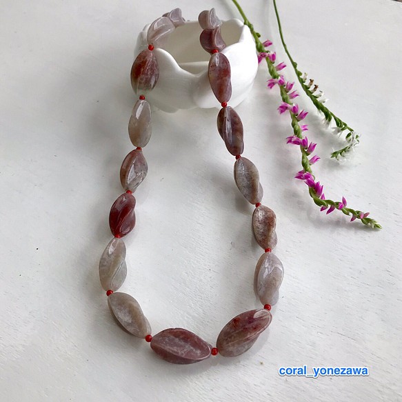 令和元年7月のお得⑻♡ツイストカットの天然石・赤珊瑚・シルバー製クラスプ オリジナルネックレス 1枚目の画像
