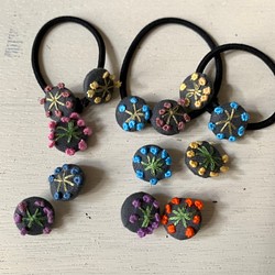 刺繍のくるみボタン（12個セット＋予備1）フレンチノット 1枚目の画像