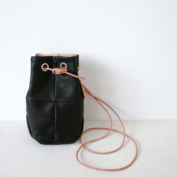 tile レビュー高評価の商品 lantan 魅了 bag black 手のりサイズの２way巾着バック