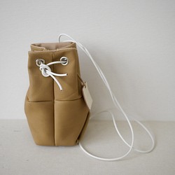 tile lantan bag   「手のりサイズの２way巾着バック」camel 1枚目の画像