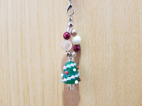 クリスマスツリーストラップ とんぼ玉 緑① 1枚目の画像