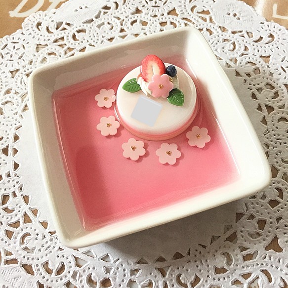 再販✖️8！イニシャル入り☆little flowerピンクケーキのアクセサリートレイ 1枚目の画像