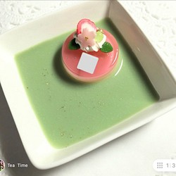 名前入り☆抹茶ソース桜ケーキのアクセサリートレイ 1枚目の画像