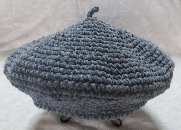 モールヤーン鉤針編みのベレー帽  ブルーグレー 1枚目の画像