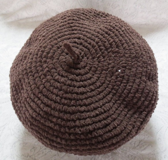 モールヤーン鉤針編みのベレー帽  ココアブラウン 1枚目の画像