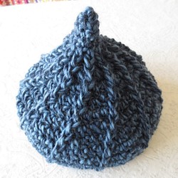 ベビー・キッズ用　可愛いホイップ帽子　鉤針編み　ウール100％　ブルー 1枚目の画像