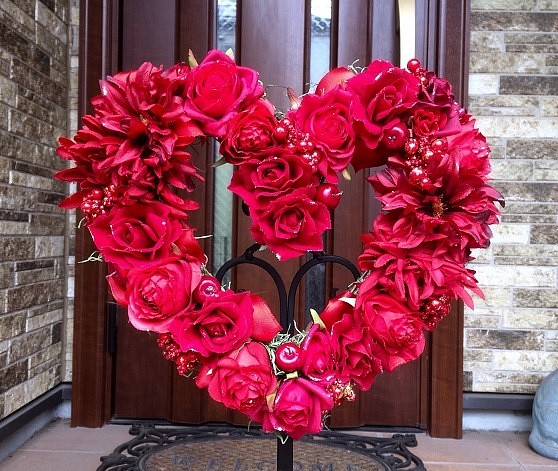 No.wreath-14764/ハート型リース/レッドローズ30cm/バレンタイン/母の日/春リース/アートフラワー造花 1枚目の画像