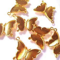 蝶々のレジンフレーム　ミール皿ゴールド(4個) カン付きセッティング 102UV137 1枚目の画像