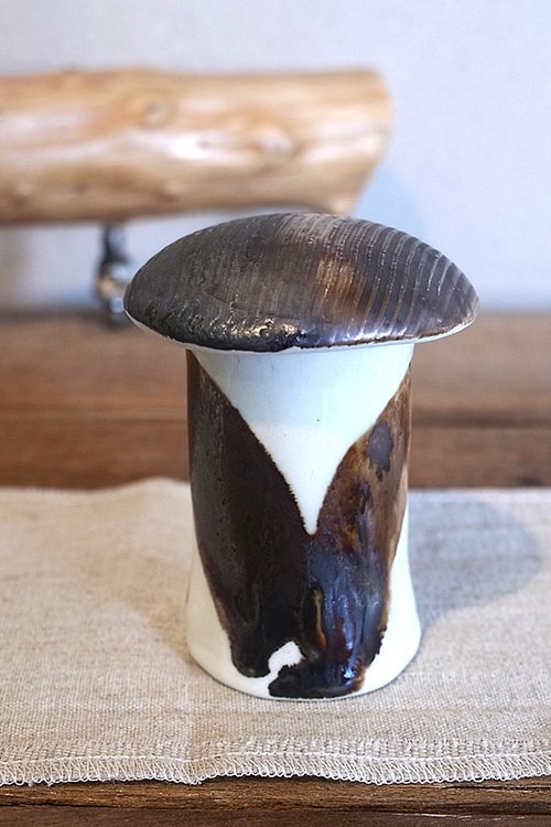 Tiner的419號 <土裡長出來的蘑菇系列茶杯> 第1張的照片