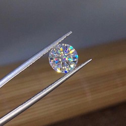 【１カラット】人気商品 輝くモアサナイト ダイヤモンド ルース 1枚目の画像