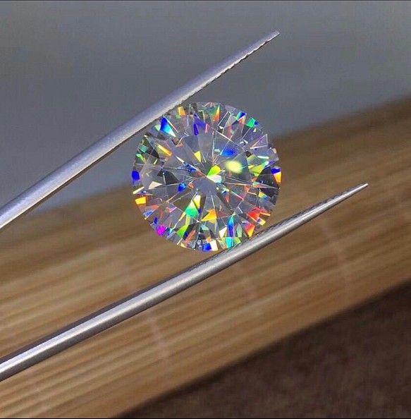 【１0カラット】人気商品 輝くモアサナイト ダイヤモンド ルース 1枚目の画像
