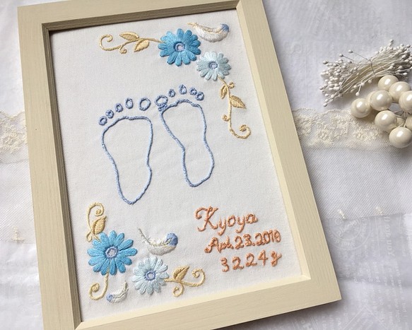 思い出に残る足型刺繍✩*.ﾟ ベビーフォト 出産祝い 記念品