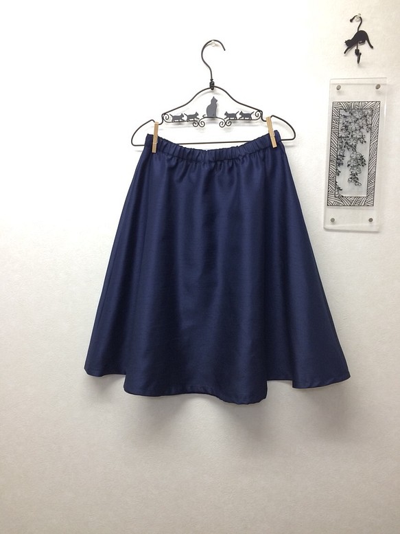 サイズ調整可♪綺麗なネイビーカラーのふんわりギャザーフレアースカート(*'▽'*) 1枚目の画像