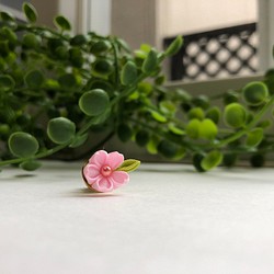 つまみ細工　桜のタックピン 1枚目の画像
