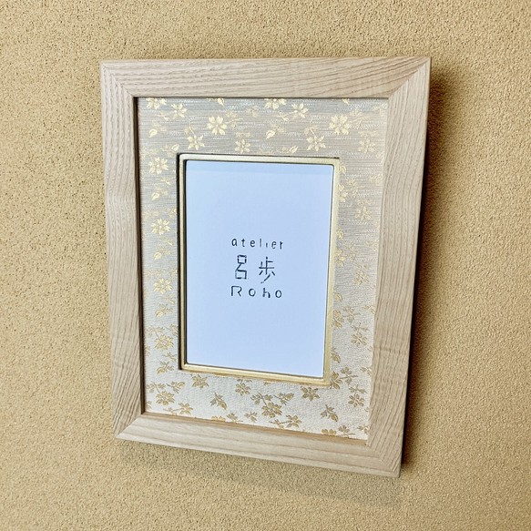 [定制]實心天然木板栗相框安裝織物墊[明信片尺寸]金色油漆 第1張的照片