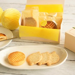 ＜レモンのお菓子ボックス・ロング＞「レモンのガレット」と「レモンピールクッキー」期間限定のお菓子です。 1枚目の画像