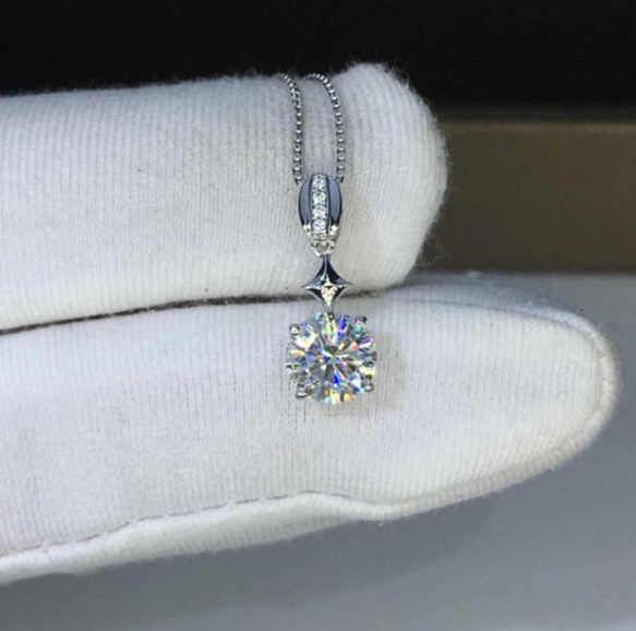 人気ショップ モアサナイトダイヤモンドのネックレス ネックレス