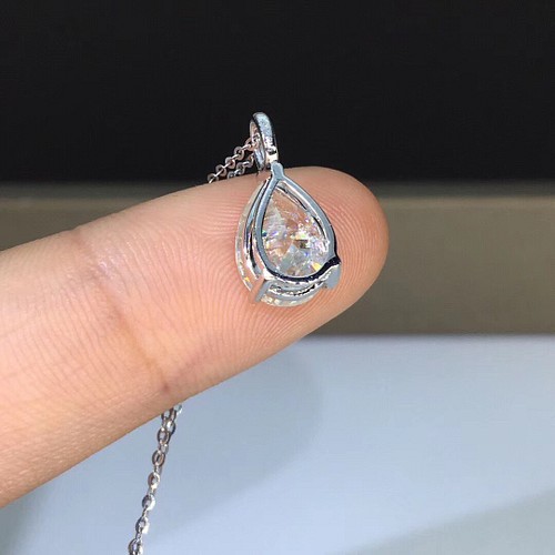 モアサナイト :輝く モアサナイト ダイヤモンド ネックレス