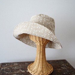 更大尺寸的tulleisha·帽子[60/62刺繡北極·米色] C2911260 BeigeWhite 第1張的照片