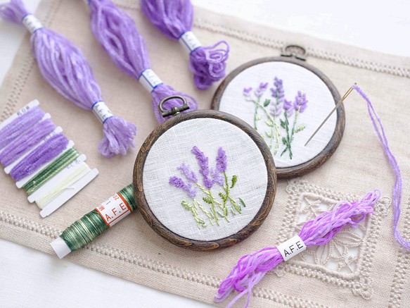 ラベンダーの花の刺繍製作キット A F E 02 オリジナルモール糸で簡単に刺繍できる花刺繍シリーズ キット Art Fiber Endo 通販 Creema クリーマ ハンドメイド 手作り クラフト作品の販売サイト