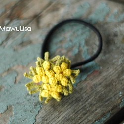 送料無料 / ほっこりカギ針編み　/　ミモザアカシアのヘアゴム 1枚目の画像