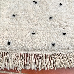 モロッコ  ラグ ベニワレン　ドット ブラック　カーペット　絨毯 1枚目の画像