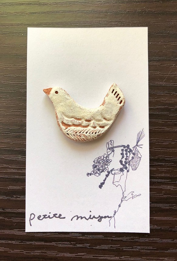 白い鳥のブローチ 1枚目の画像