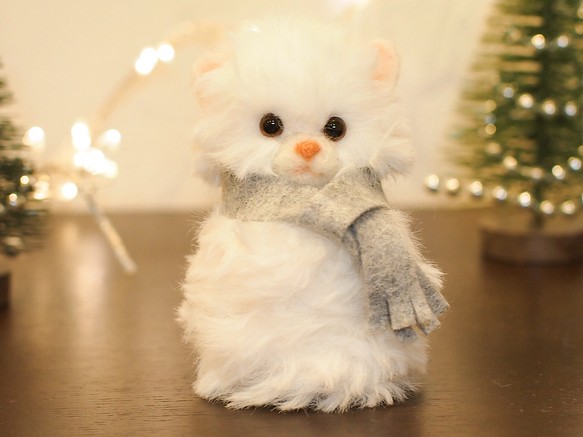 通年飾れる！＊雪だるま風＊ふわふわ白猫のインテリア(羊毛フェルト) 1枚目の画像