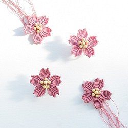 春纏う桜のイヤリング『サクラビト』 1枚目の画像