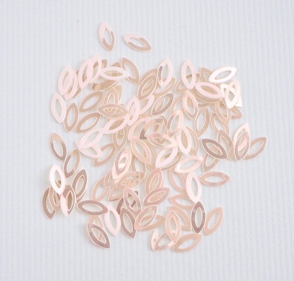 シャトル モチーフ スパンコール ライトピンク / オートクチュール刺繍 リュネビル刺繍 バラ 1枚目の画像