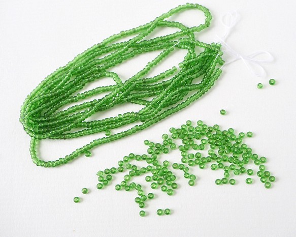 法國古董珠子淺綠色12/0#AP51-L.GR/高級定制刺繡Lunéville embroidery 第1張的照片