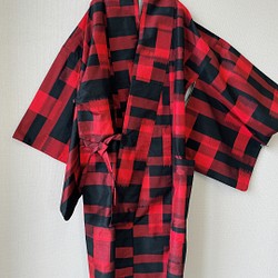 着物リメイク 着物袖 作務衣コート 和コート ポケット 羽織 ロングカーディガン 和装催事 男女兼用 黒赤 1枚目の画像