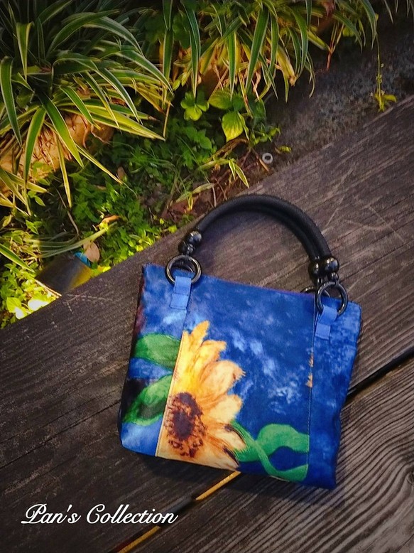 【緞面花卉系列】向日葵手提包(藍) 第1張的照片